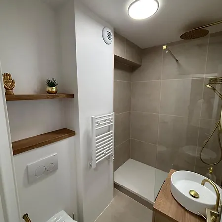 Near The In The Heart Of Apartment